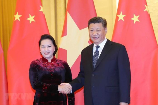 Chủ tịch QH Nguyễn Thị Kim Ngân nêu vấn đề Biển Đông với ông Tập Cận Bình