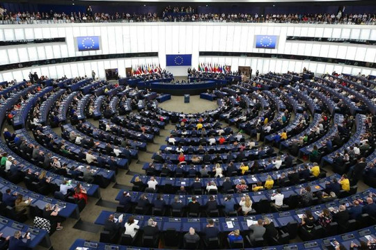 Nghị viện châu Âu kêu gọi Hồng Kông rút dự luật dẫn độ, Trung Quốc phản ứng