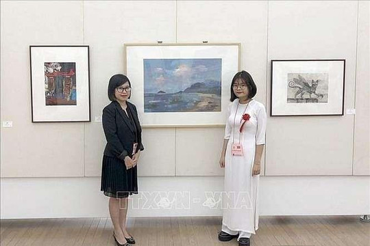 Tranh của học sinh Việt Nam được trưng bày tại Bảo tàng Mỹ thuật Quốc gia Nhật Bản