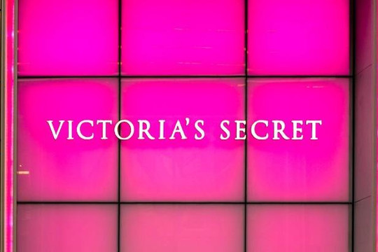 Victoria’s Secrect có thể hủy show do chiêu mộ người mẫu chuyển giới 