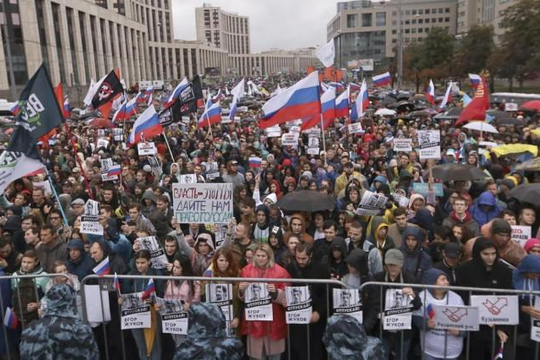 60.000 người Nga xuống đường đòi bầu cử tự do