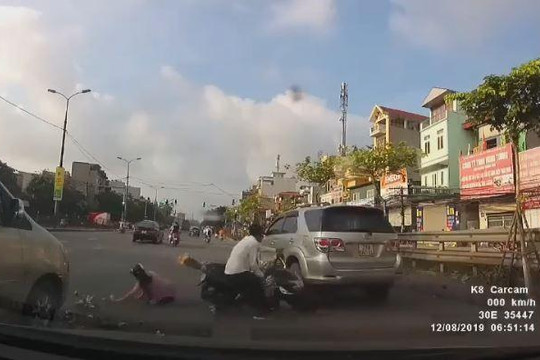 Va chạm giao thông, người phụ nữ rơi vào tình huống 'dở khóc dở cười'