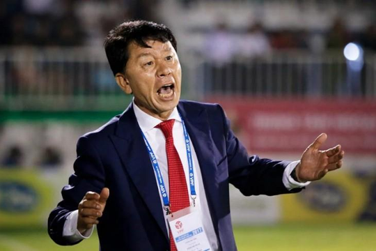 Đánh bại Than Quảng Ninh, thầy trò HLV Chung Hae-seong tiếp tục đeo bám Hà Nội FC