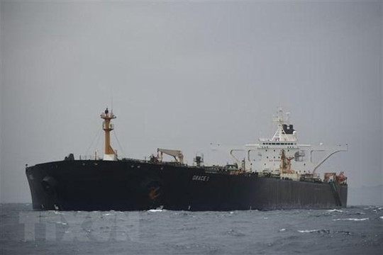 Mỹ công bố lệnh bắt tàu dầu Iran, tích thu toàn bộ dầu và tiền trên tàu