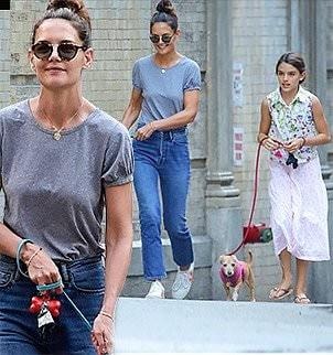 Katie Holmes tươi cười dạo phố cùng con gái Suri sau khi chia tay với Jamie Foxx