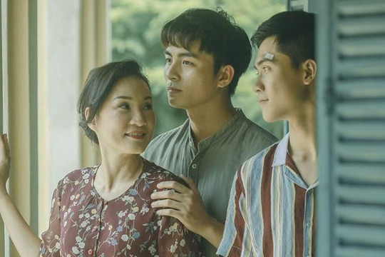 Phim ‘Thưa mẹ con đi’ trở thành công cụ công khai đồng tính hiệu quả