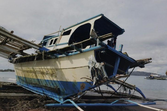 Vụ đâm chìm tàu: Chủ tàu Trung Quốc xin lỗi, ngư dân Philippines không chấp nhận