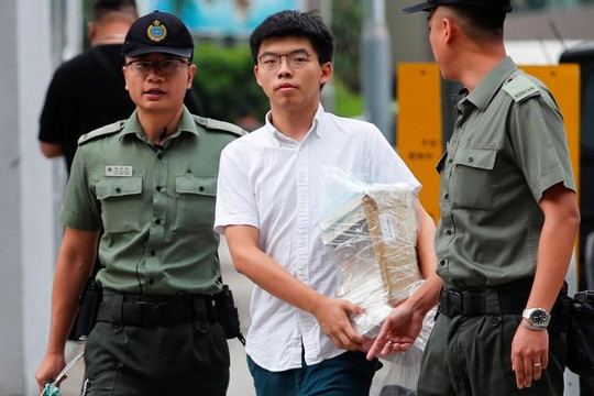 Thủ lĩnh phong trào ‘dù vàng’ Hồng Kông Joshua Wong bị bắt trước thềm biểu tình lớn