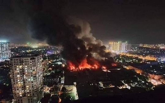 Vụ cháy Rạng Đông: Chủ tịch Hà Nội yêu cầu tẩy độc, di dời nhà máy