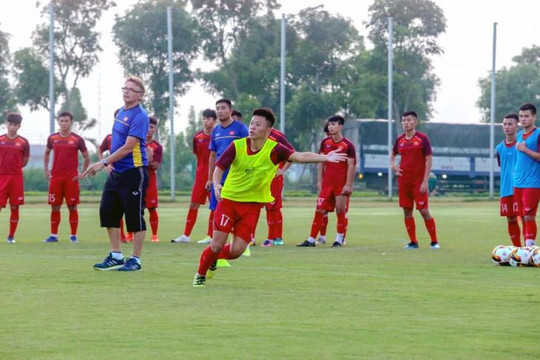 HLV Philippe Troussier và tuyển trẻ Việt Nam sang Uzbekistan đá U.19 châu Á?