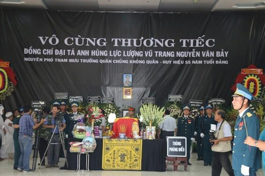 Đồng Tháp: Ngậm ngùi tiễn biệt Anh hùng phi công Nguyễn Văn Bảy