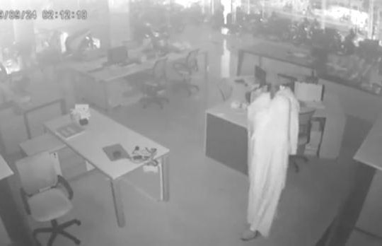 Trộm đột nhập cửa hàng lấy hàng trăm triệu đồng bằng chiêu khó ngờ 
