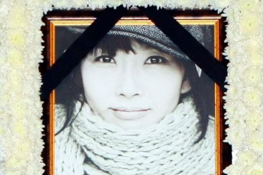 Con gái Choi Jin Si nghẹn ngào nhớ mẹ sau 11 năm ngày mất