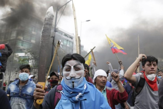 Thổ dân thủ rựa gậy thực hiện kế hoạch lật đổ chính phủ Ecuador 