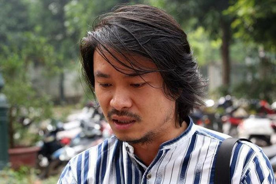 Hoãn phiên tòa giữa Việt Tú và Tuần Châu, đạo diễn Hoàng Nhật Nam bật khóc