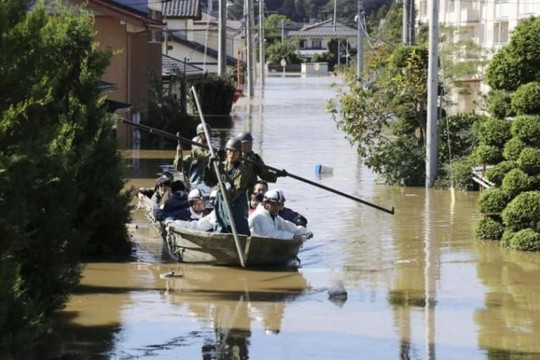 Nhật triển khai 27.000 quân tham gia cứu hộ sau bão