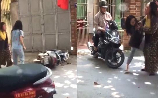 Bắt quả tang chồng ngoại tình, vợ bị cô bồ đánh bể đầu và xô ngã xe ở Ninh Bình 