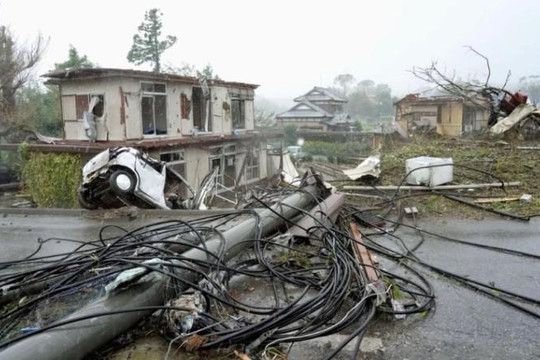 Bão càn quét Nhật Bản khiến ít nhất 4 người thiệt mạng