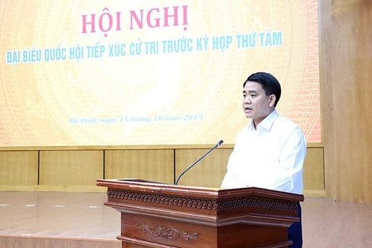 Hà Nội: Nguồn nước uống bị nhiễm dầu phế thải, Chủ tịch Hà Nội cam kết sẽ xử lý nghiêm