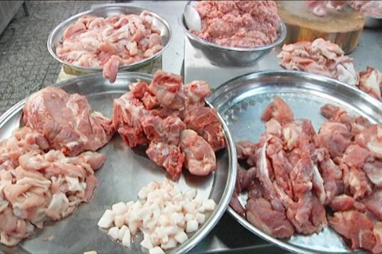  Thịt heo tăng giá từng ngày, chưa có dấu hiệu hạ nhiệt