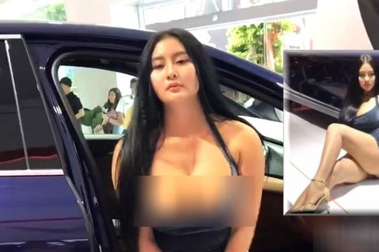 Người mẫu Võ Huỳnh Ngọc Phụng bị nghi cố tình lộ ngực ở Vietnam Motor Show 2019