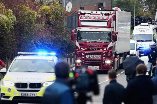 Đại sứ Việt Nam tại Anh tới hiện trường vụ 39 người chết trong xe container