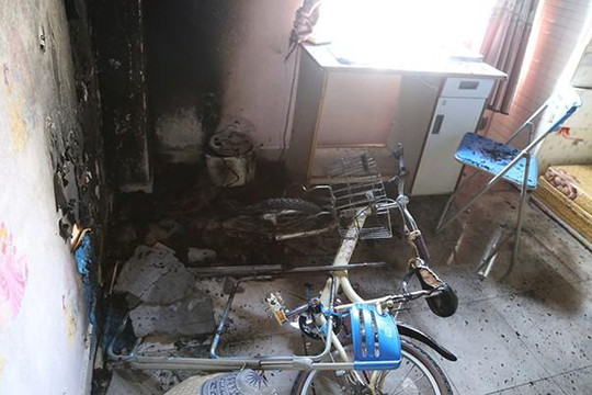 Đà Nẵng: Cháy tại chung cư Làng Cá, dân hoảng loạn