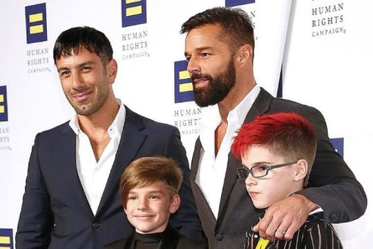 Ricky Martin và chồng chào đón đứa con thứ 4