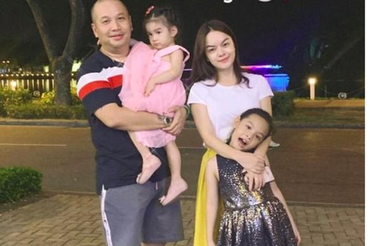 Phạm Quỳnh Anh và Quang Huy xuất hiện bên nhau trong ngày sinh nhật con gái