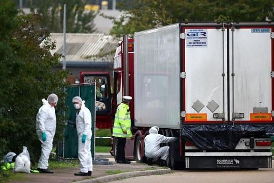 Đang chờ Tòa án Anh phê duyệt để công bố danh tính nạn nhân chết trong container