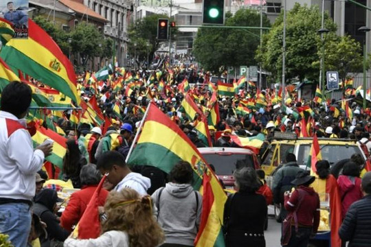 Người biểu tình Bolivia chiếm Đại sứ quán Venezuela