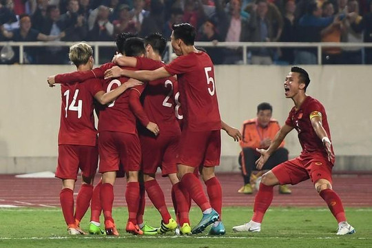 HLV UAE không hài lòng về thẻ đỏ nhưng vẫn khen ngợi tuyển Việt Nam 