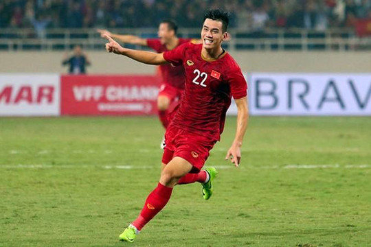 Việt Nam là 1 trong 5 đội lập hat-trick thắng, Trung Quốc và Iran mơ vé vớt