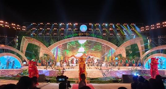 Bến Tre: Tưng bừng khai mạc Lễ hội Dừa lần 5