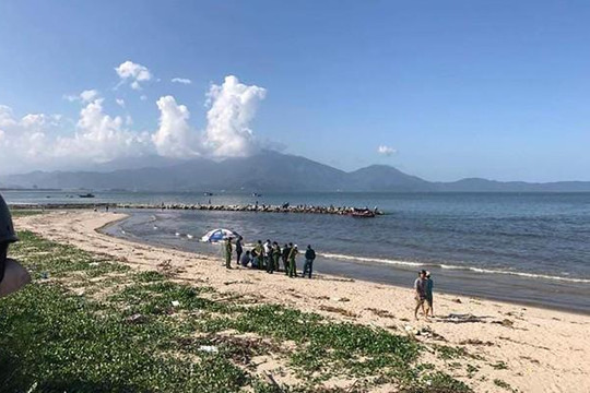Đà Nẵng: Phát hiện xác phụ nữ trôi dạt vào bờ biển