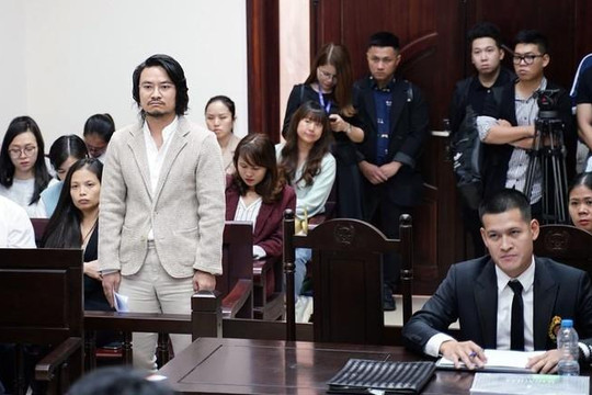 Dừng không thời hạn phiên phúc thẩm vụ kiện giữa Tuần Châu và đạo diễn Việt Tú
