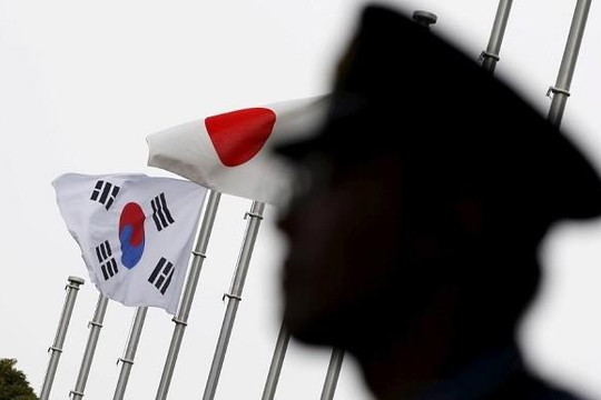 Hàn Quốc đổi ý, không rút khỏi thỏa thuận tình báo với Nhật Bản