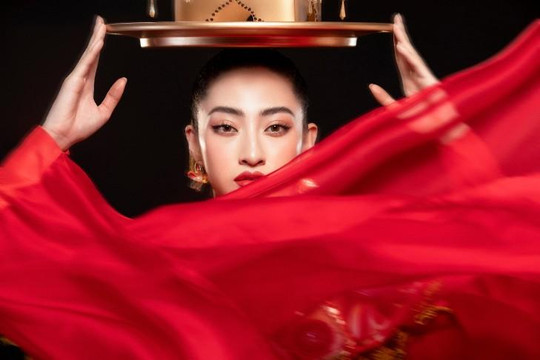 Lương Thùy Linh mang màn múa mâm đặc sắc đến chung kết Miss World 2019