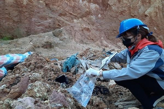 Hà Nội: Đã xác định được người đổ trộm chất thải tại Sóc Sơn