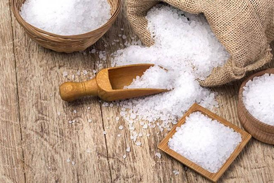 Mẹo hay sử dụng muối hiệu quả trong nhà bếp 