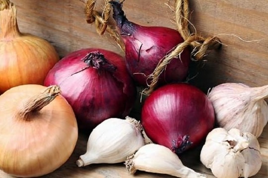 Cách bảo quản tỏi, hành, gừng khô lâu không bị nảy mầm