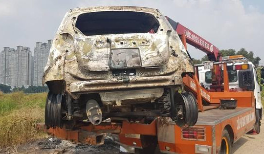 Bắt nghi can giết người cướp tài sản, đốt xe ô tô phi tang ở TPHCM