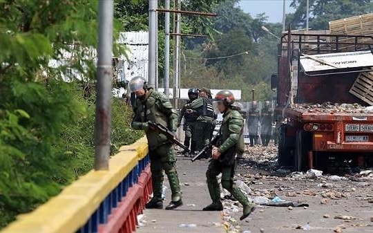 Venezuela bắt giữ 11 người liên quan đến vụ tấn công cơ sở quân sự