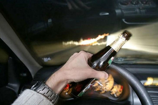 Dùng bí kíp trên mạng, tài xế ô tô uống bia rượu có thoát mức phạt 35 triệu? 