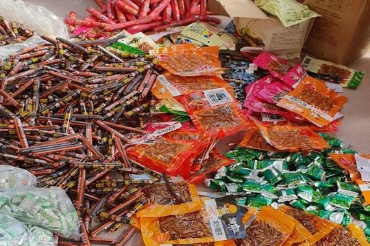 Hơn 7.000 sản phẩm thực phẩm bẩn Trung Quốc tuồn vào Việt Nam 