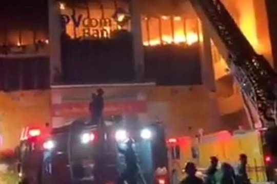 Cháy tòa nhà dầu khí Thanh Hóa, 2 người chết, 12 người bị thương