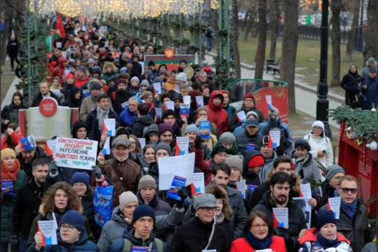 Hơn 1000 người Nga xuống đường biểu tình phản đối Tổng thống Putin