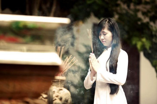 Thắp hương cầu nguyện trong dịp lễ tết: Tập tục có lịch sử đến 3.500 năm