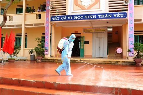 Chủ tịch Hà Nội yêu cầu khử trùng toàn bộ 3.000 trường học chống coronavirus