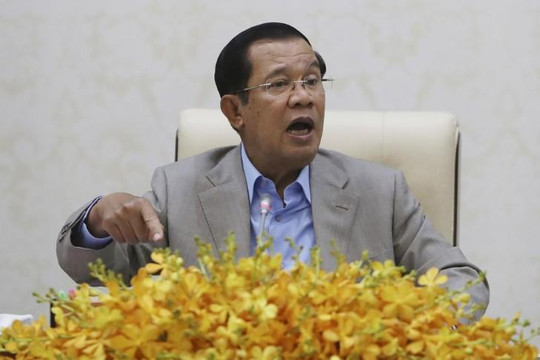 Thủ tướng Campuchia chỉ trích quan chức đeo khẩu trang chống dịch corona